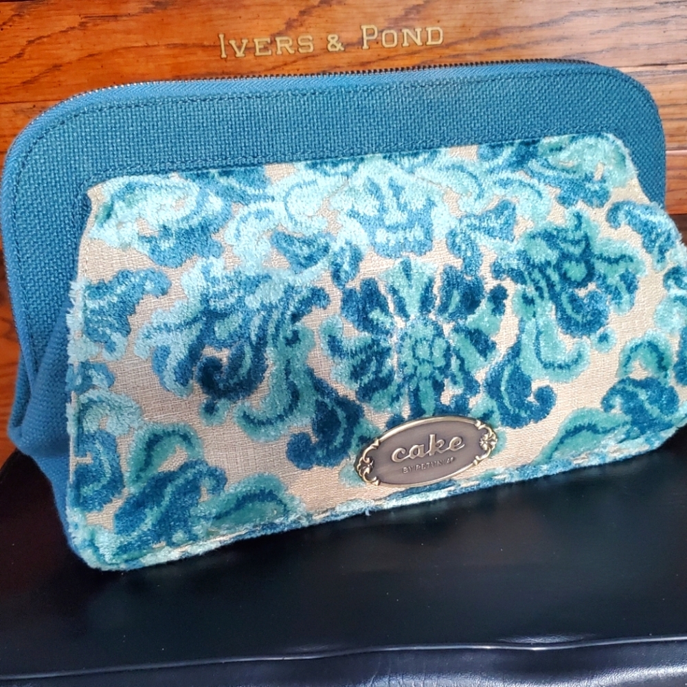 Cake by Petunia Gooseberry Clutch Carpet Bag (Teal / Turquoise)
